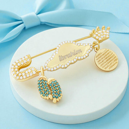 Erkek Bebek 925 Ayar Gümüş Ayetel Kürsi Dualı Isimli Yaka Iğnesi, Maşallah Bebek Iğnesi